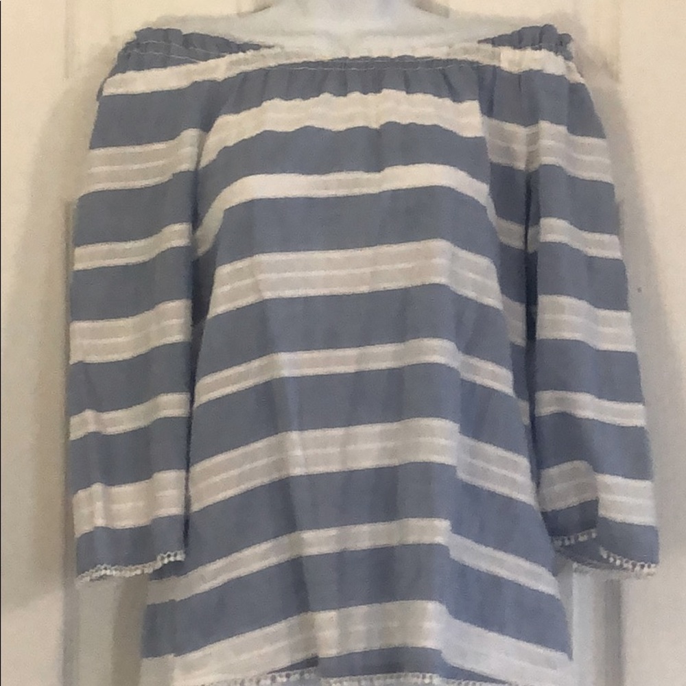 Blue and white top